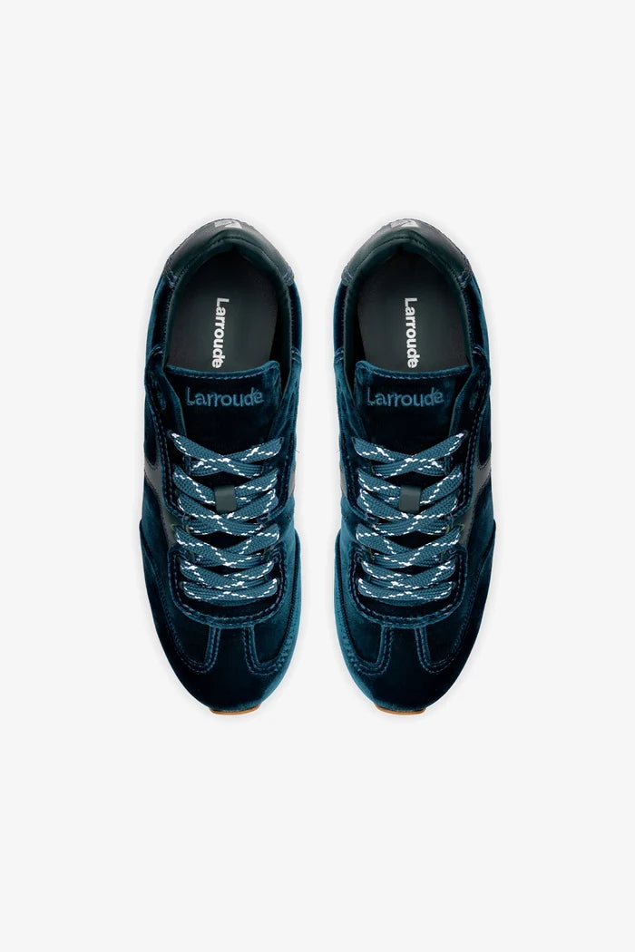 Stella Sneaker In Deepsea Velvet Sneaker Larroudé