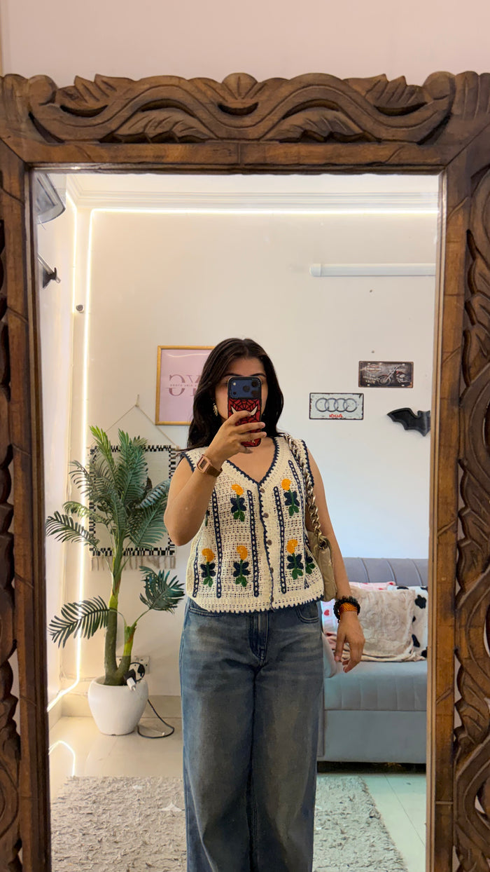 124 Vintage Top 28-32 bust
