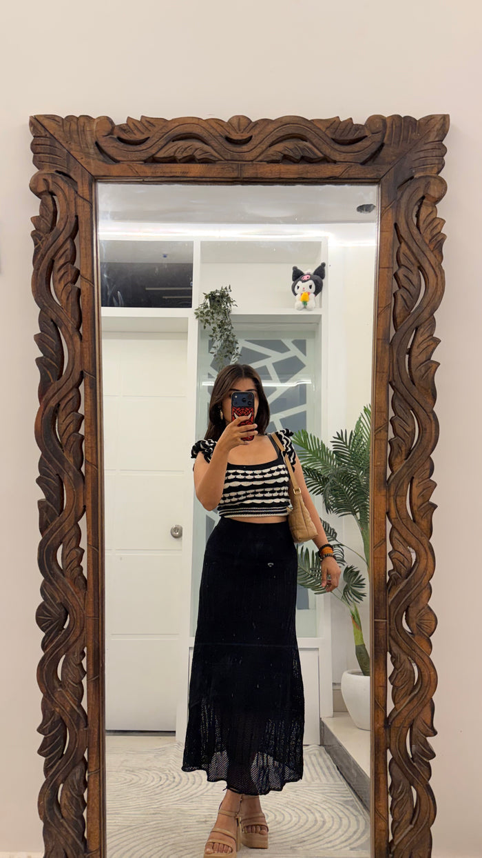 17 Crochet Skirt 28-32 waist/l: 32