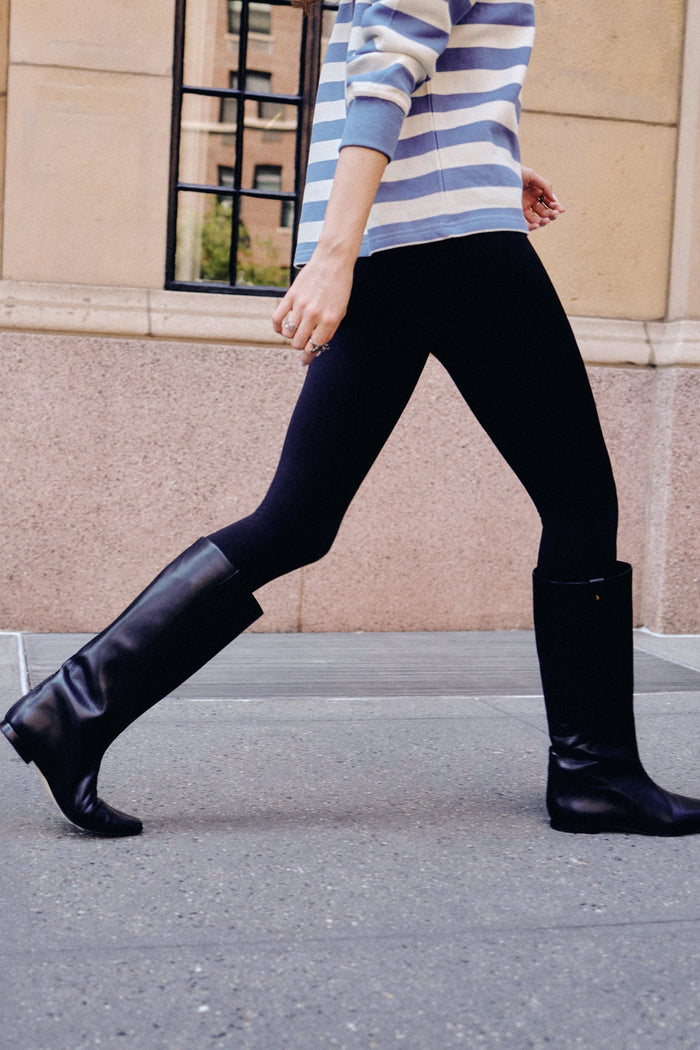 Alexis Flat Boot Black Leather Boot Larroudé