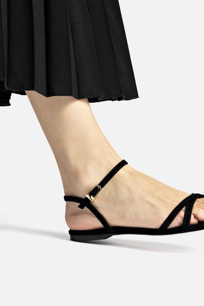 Annie Sandal Ankle Tie In Black Leather Flat - Sandal Larroudé