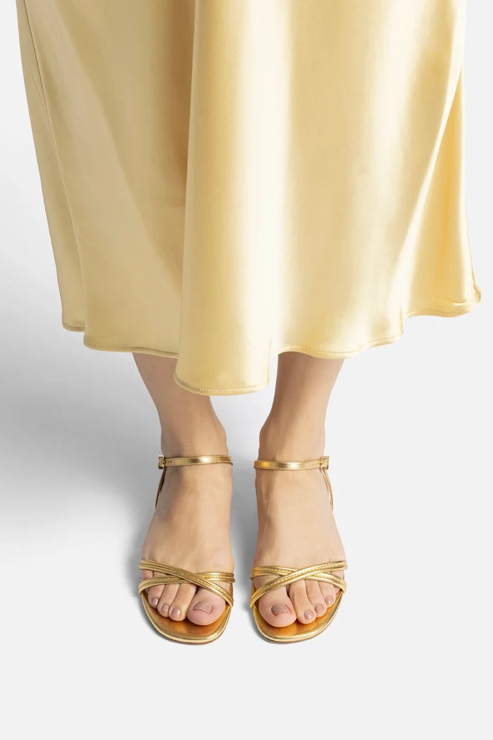 Annie Sandal Ankle Tie In Gold Metallic Leather Flat - Sandal Larroudé
