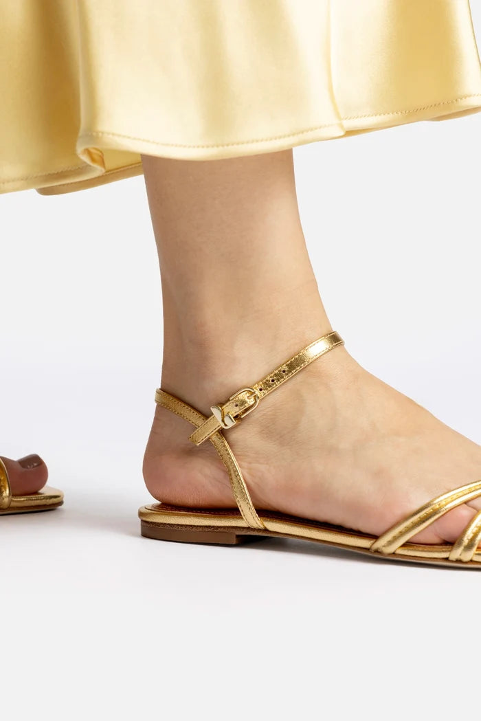Annie Sandal Ankle Tie In Gold Metallic Leather Flat - Sandal Larroudé