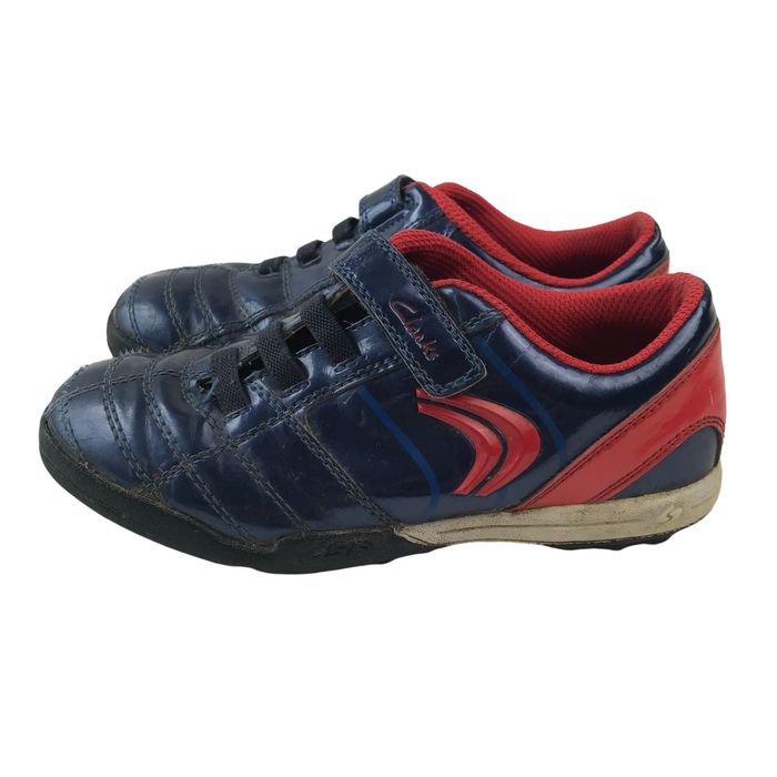 Clarks size 11.5f (jr)  blue astroturf football boots