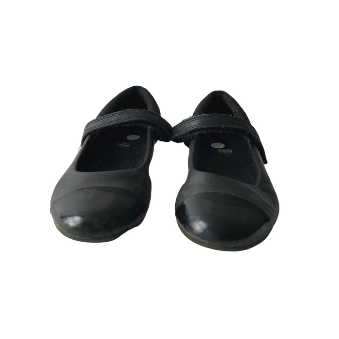 Clarks size UK 2.5f black school pump shoes