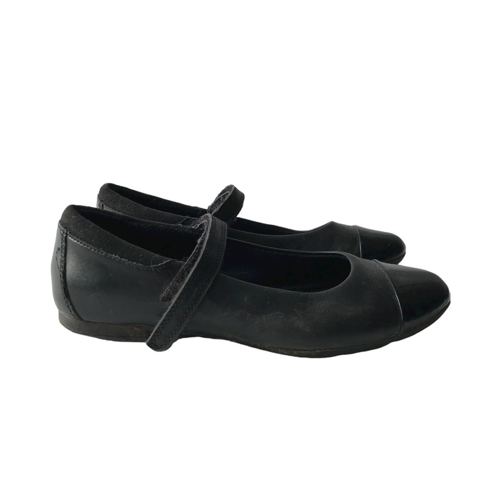 Clarks size UK 2.5f black school pump shoes