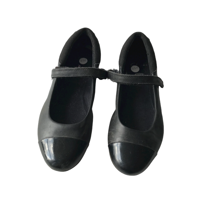 Clarks size UK 2.5f black school pump shoes