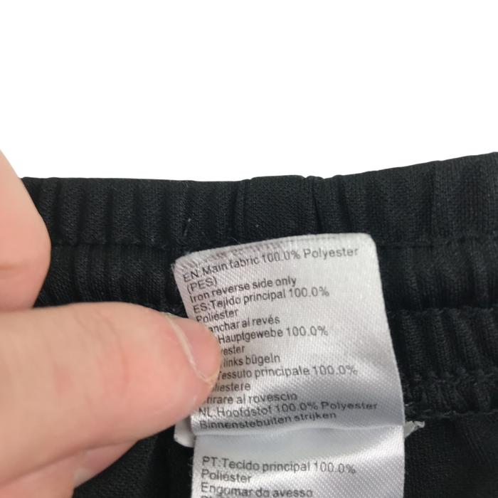 Decathlon sports shorts 5-6 yrs black