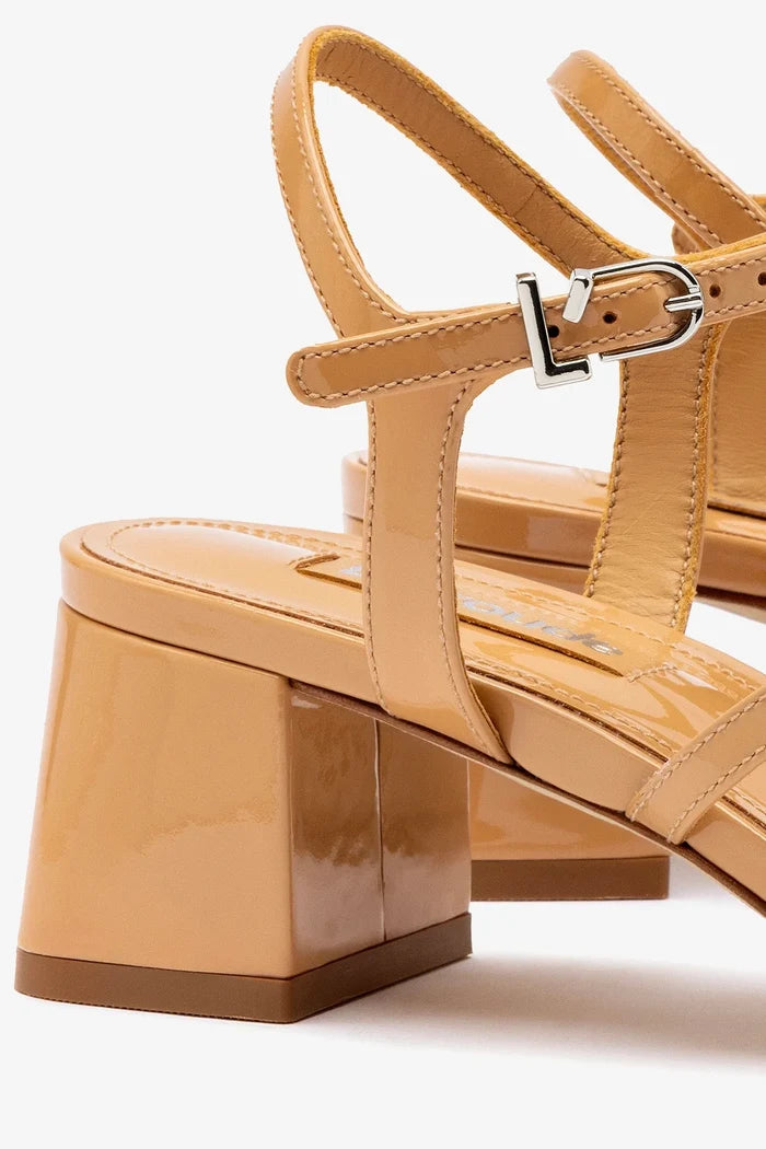 Hana Block In Tan Patent Leather Sandal Larroudé