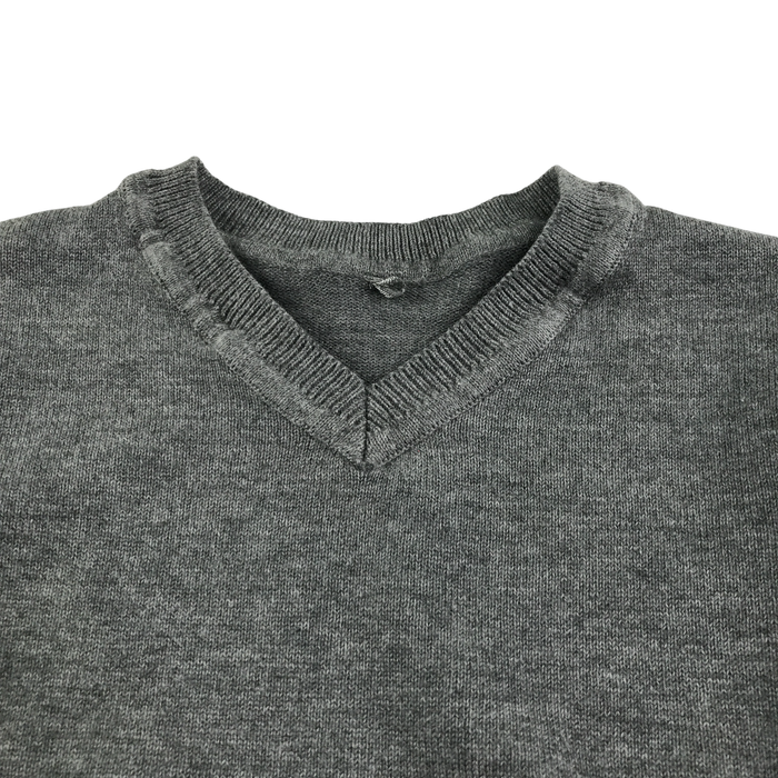 Light grey unisex v-neck school jumper