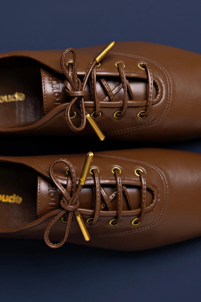 Liza Sneaker In Burnt Umber Leather Oxford Larroudé