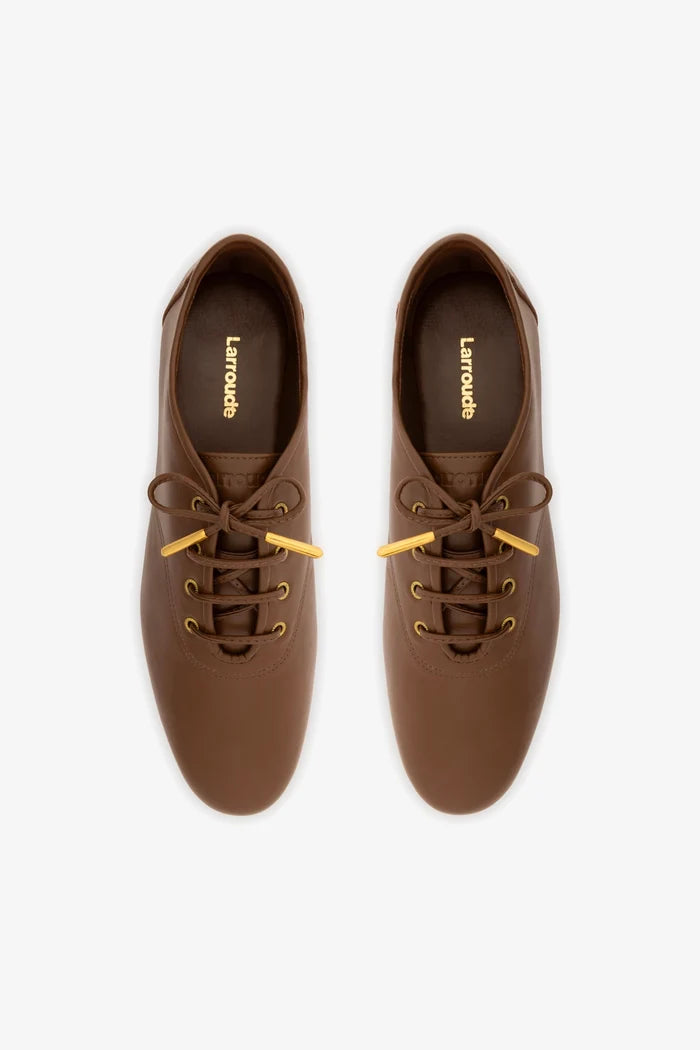Liza Sneaker In Burnt Umber Leather Oxford Larroudé