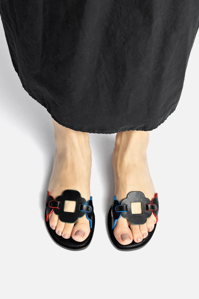 Margherita Slide In Black Leather Flat - Sandal Larroudé