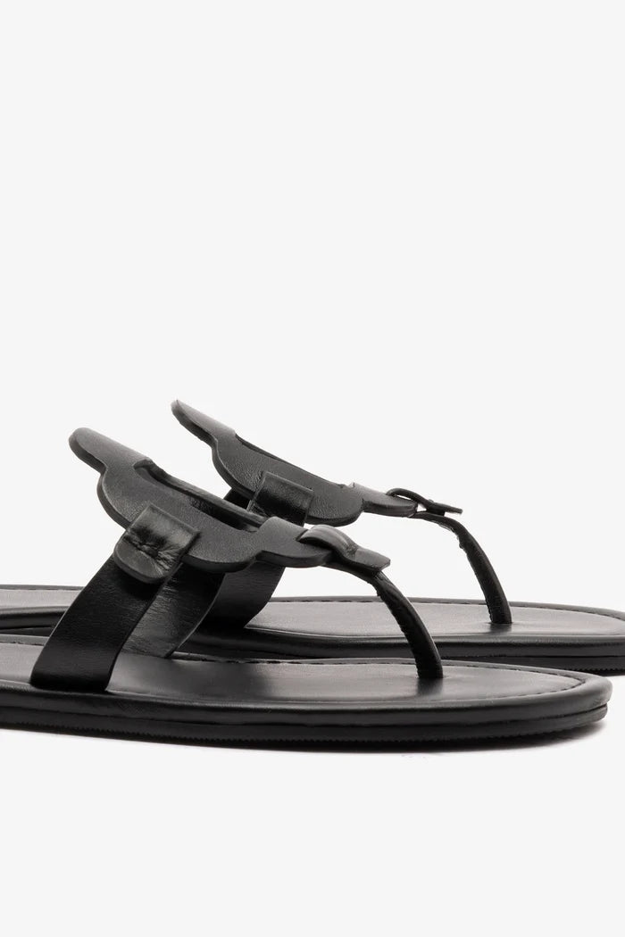 Margherita Thong Sandal In Black Leather Flat - Sandal Larroudé