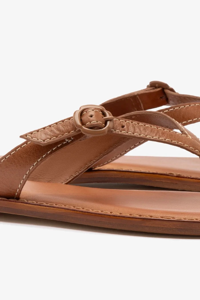 Mary Kate Flat Sandal In Caramel Leather Flat - Sandal Larroudé