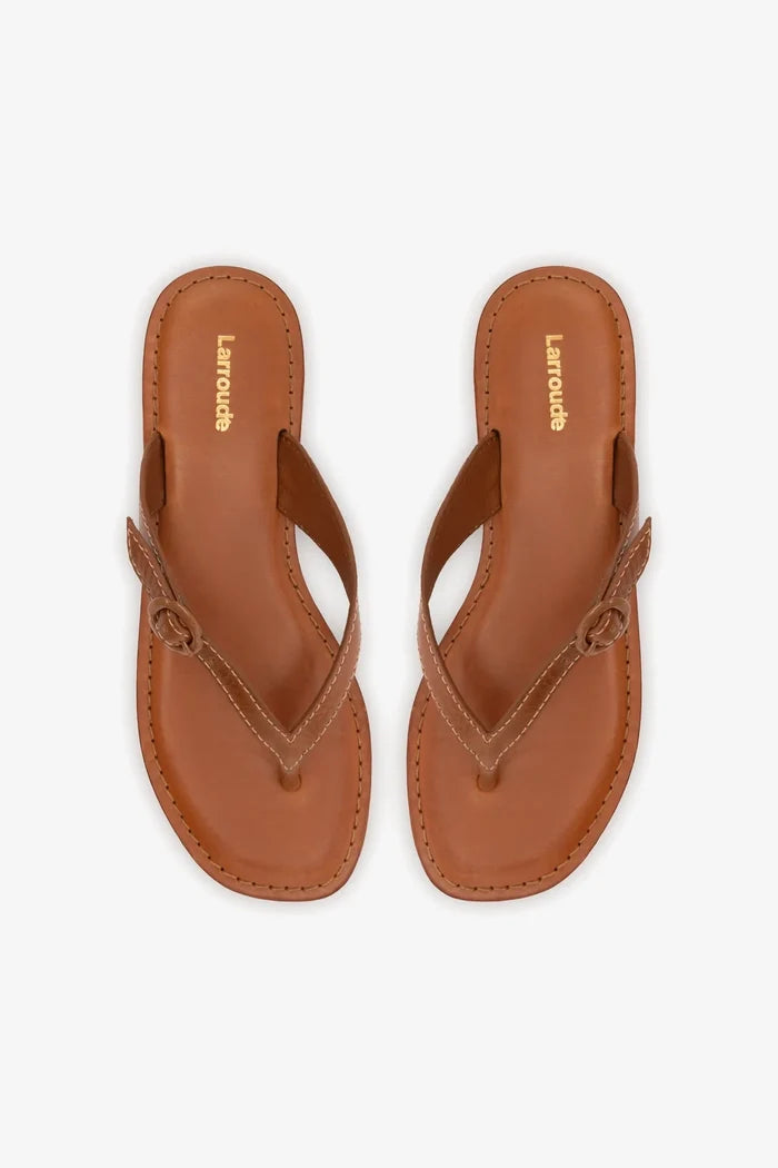 Mary Kate Flat Sandal In Caramel Leather Flat - Sandal Larroudé