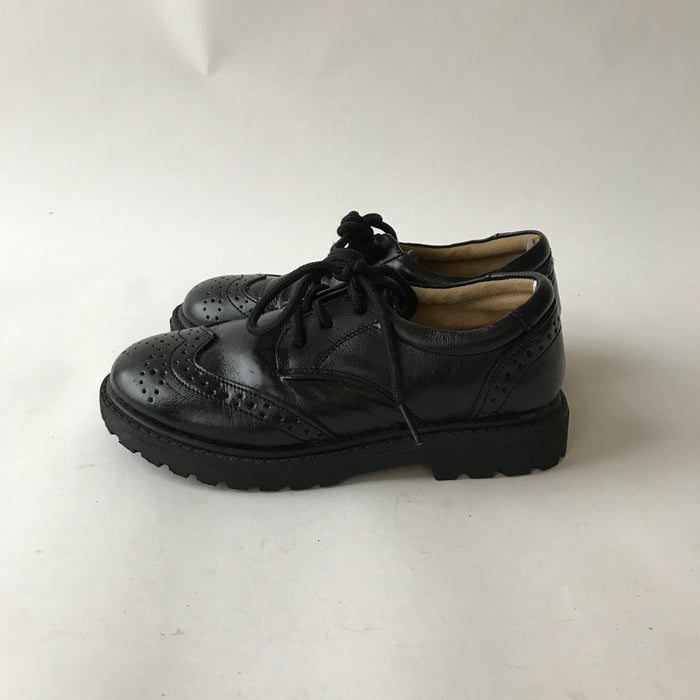 Memeda size UK 11.5 (jr) black brogue shoes