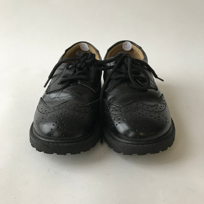 Memeda size UK 11.5 (jr) black brogue shoes
