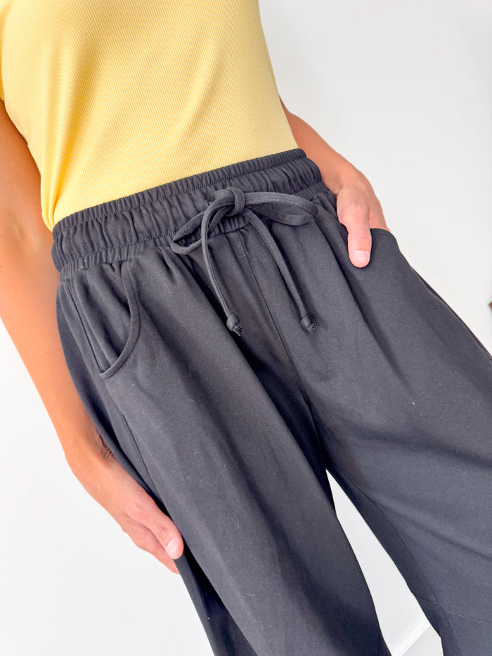 Mittoshop Nellie Black Cotton Barrel Pant – women's bottoms