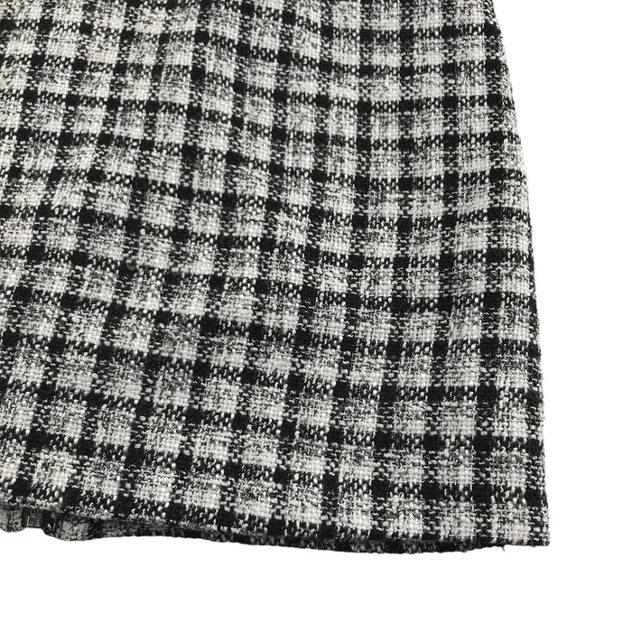New Look Shorts Women's Size 8 Black and White Checked
