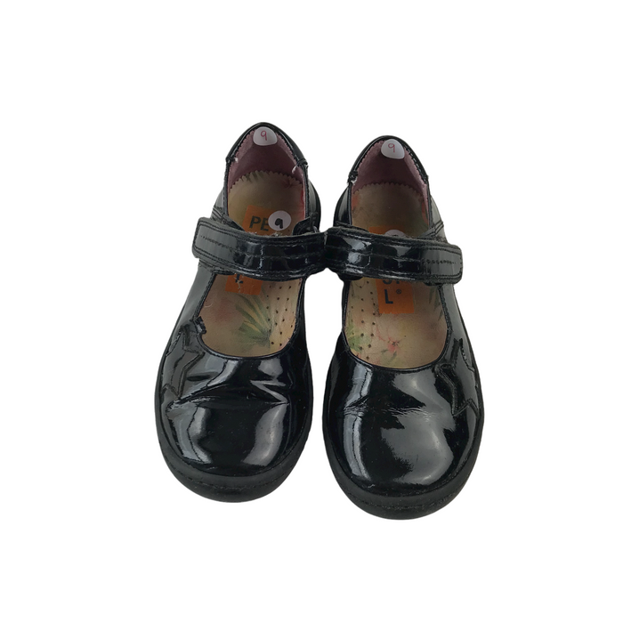 Petasil size UK 9 (jr) black stars school pumps