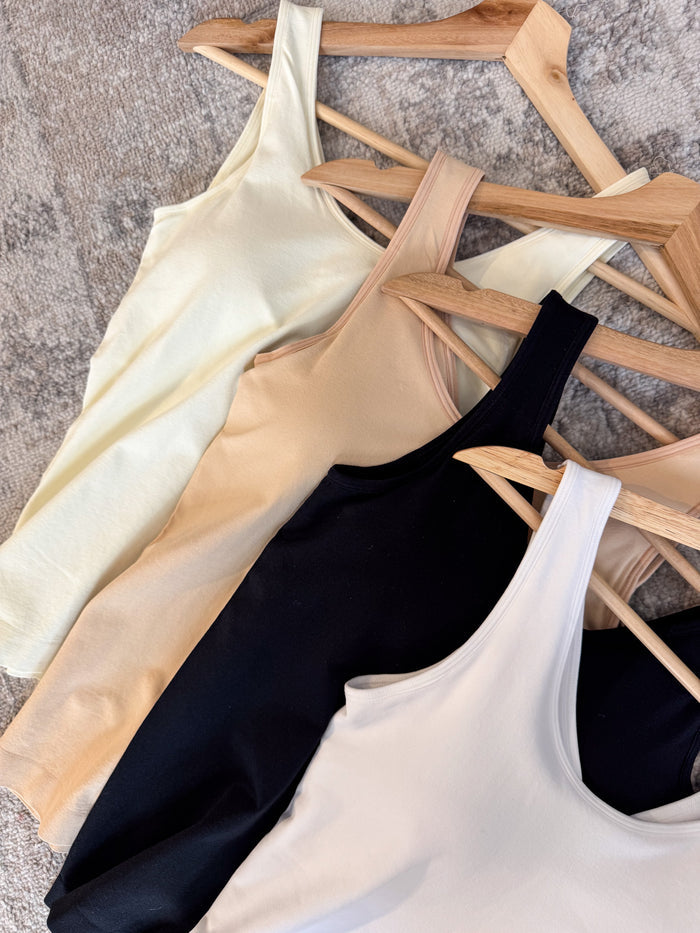 Yelete Reversible Seamless Tank with Built-in Bra – women's tank top