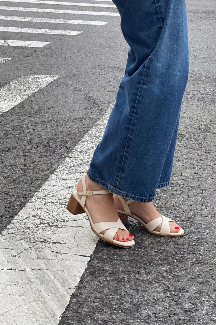 Roma Sandal Ivory Leather Sandal Larroudé
