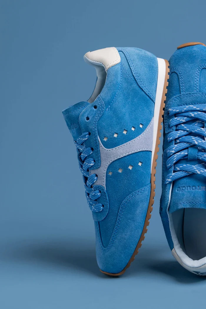 Stella Sneaker In Azure Suede Sneaker Larroudé