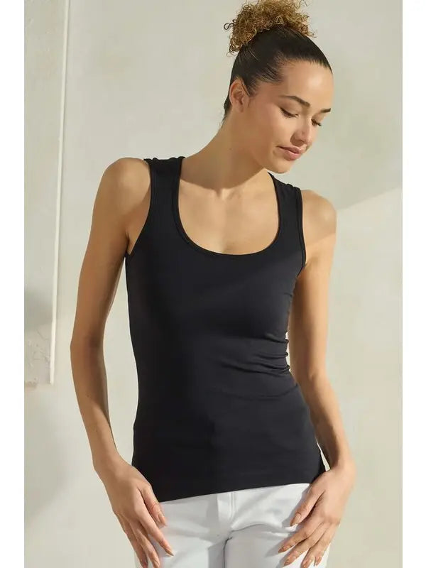 Yelete Stretch U Neckline Seamless Tank- OS – women's tank top