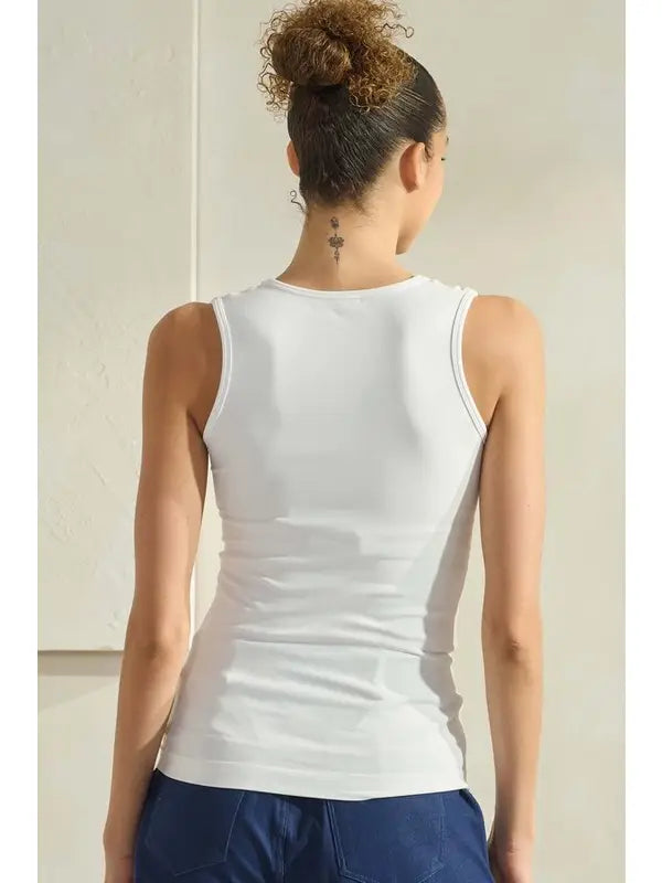Yelete Stretch U Neckline Seamless Tank- OS – women's tank top