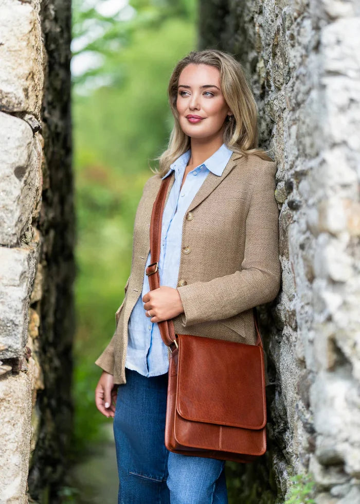 Tinnakeenly Leather Messenger Bag - Tan