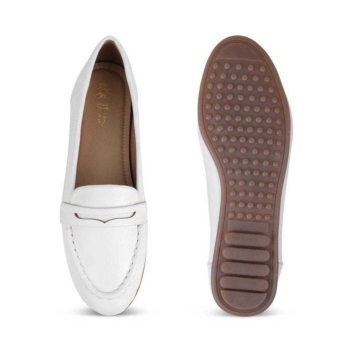 Snappy White Women's Casual Loafers Tresmode