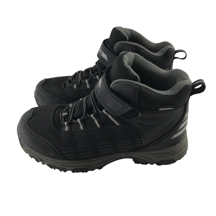 Trespass UK 2 black walking boots