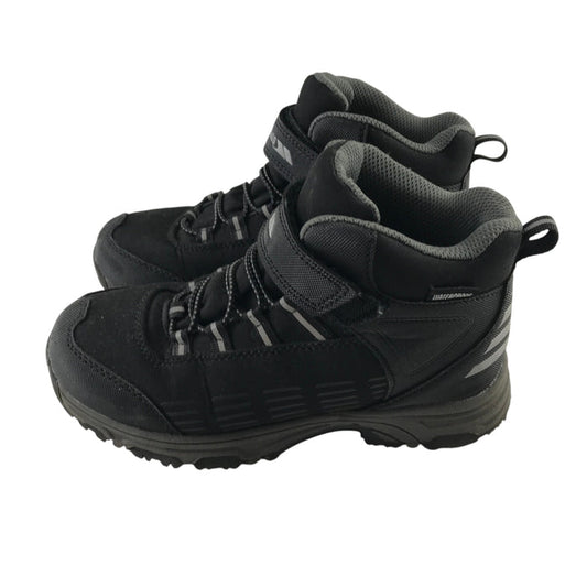 Trespass UK 2 black walking boots