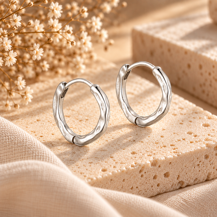 Wolff Jewelry - Rusty Mini Hoops 15mm - Sølvfarvet