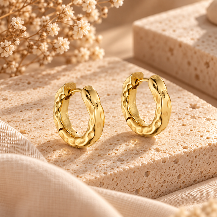 Wolff Jewelry - Rusty Mini Hoops 19mm - 18 karat guldbelagt