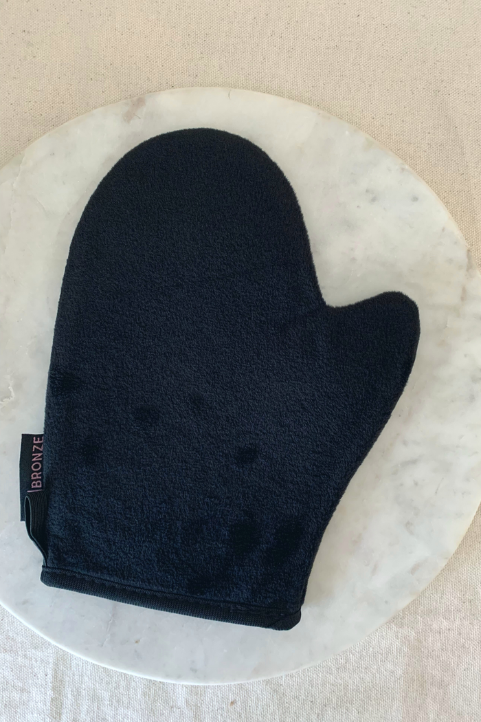 You Bronze Applicator Mitt for our You Bronze Body Muse and Face Serum.